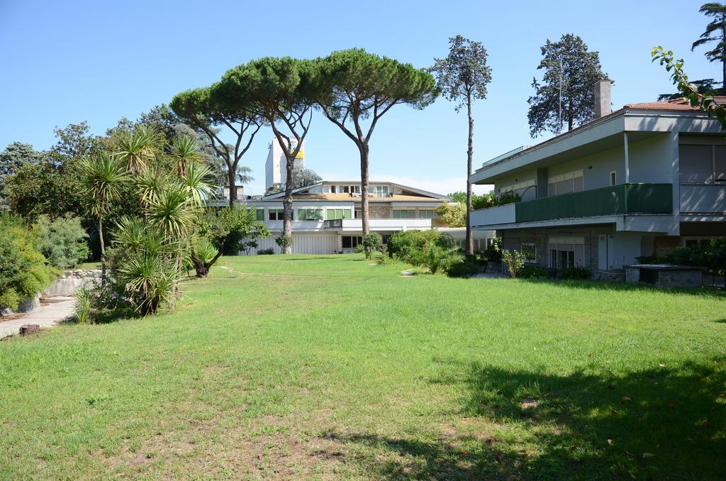 Casa Per Ferie Cardinal G. Guarino Bed and Breakfast Rome Buitenkant foto