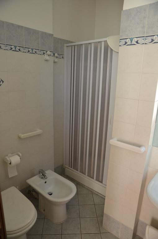 Casa Per Ferie Cardinal G. Guarino Bed and Breakfast Rome Kamer foto