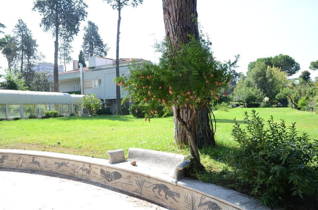 Casa Per Ferie Cardinal G. Guarino Bed and Breakfast Rome Buitenkant foto