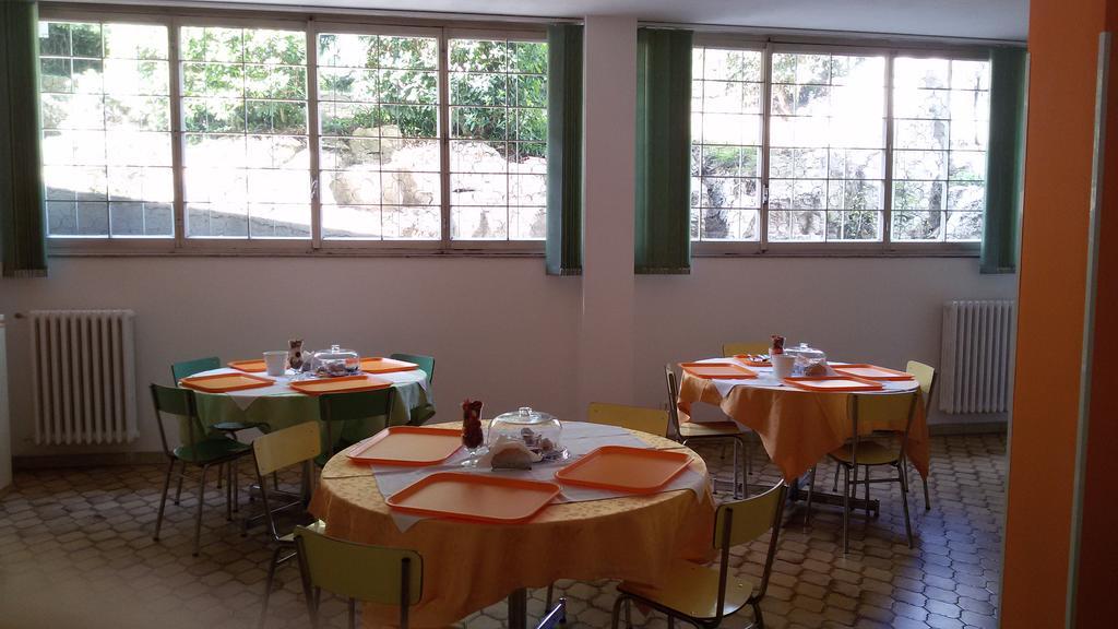 Casa Per Ferie Cardinal G. Guarino Bed and Breakfast Rome Buitenkant foto