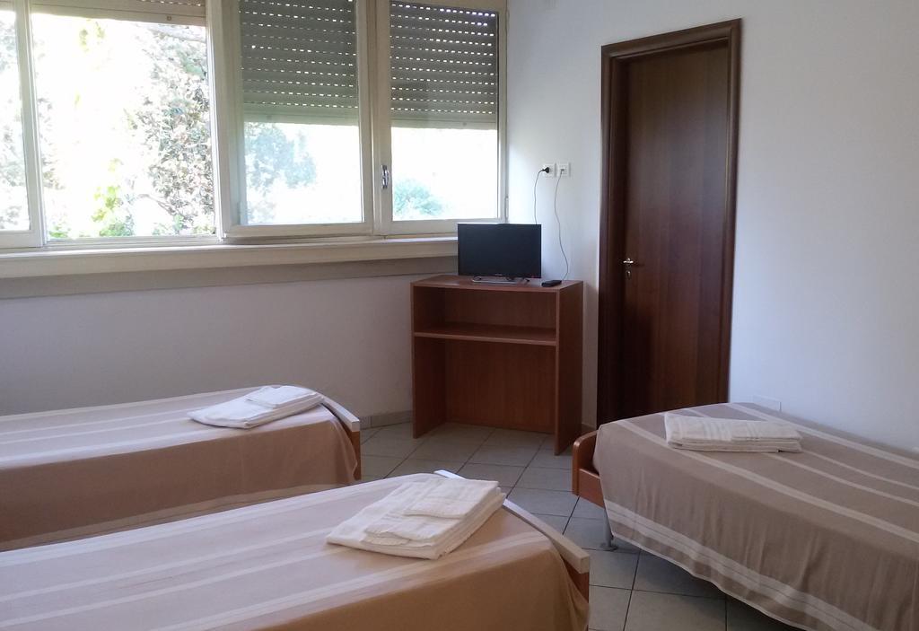 Casa Per Ferie Cardinal G. Guarino Bed and Breakfast Rome Buitenkant foto