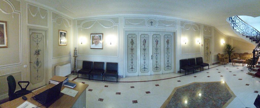 Casa Per Ferie Cardinal G. Guarino Bed and Breakfast Rome Buitenkant foto